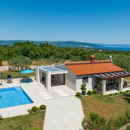 Silentio For 5 Persons With Whirlpool And Large Garden Only 3 Km From The *